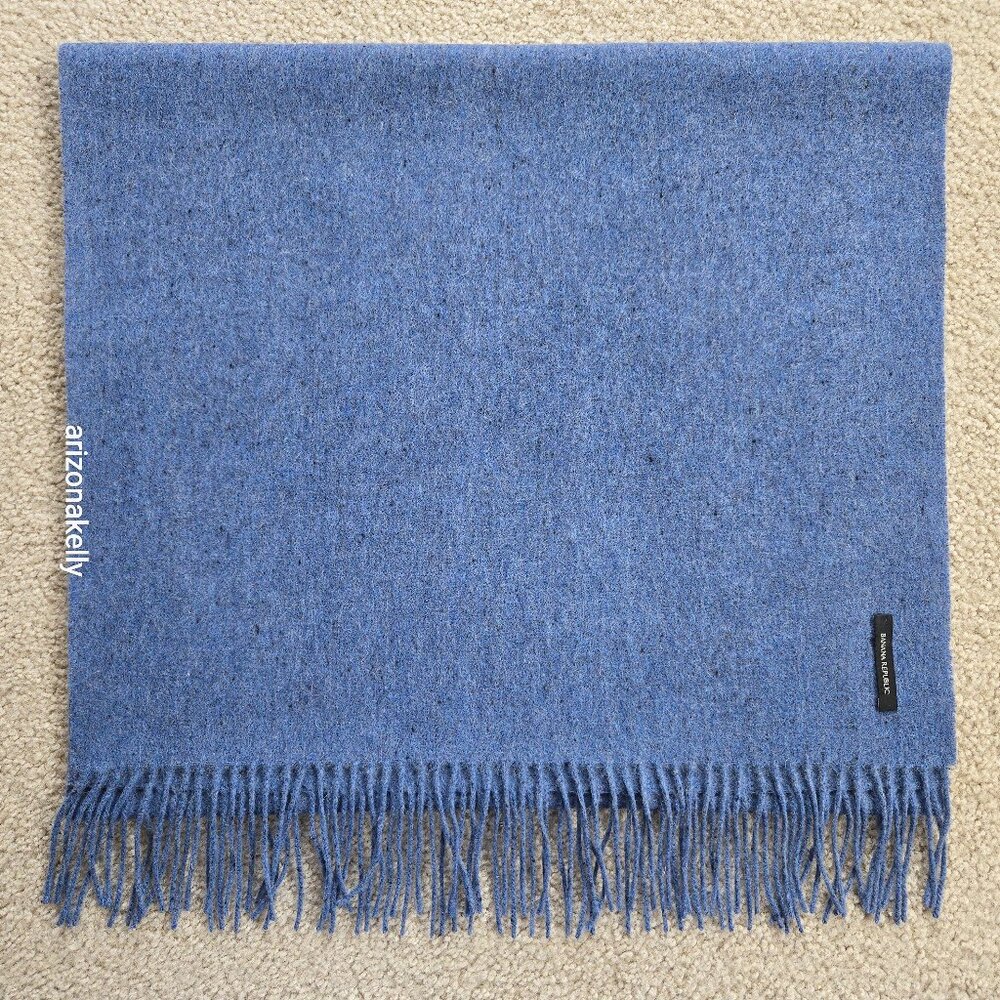 NWOT Banana Republic Wool Scarf Blue With Black Speckles